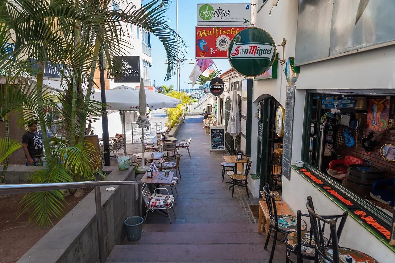 Modern Apartment Los Cristianos Center スペイン