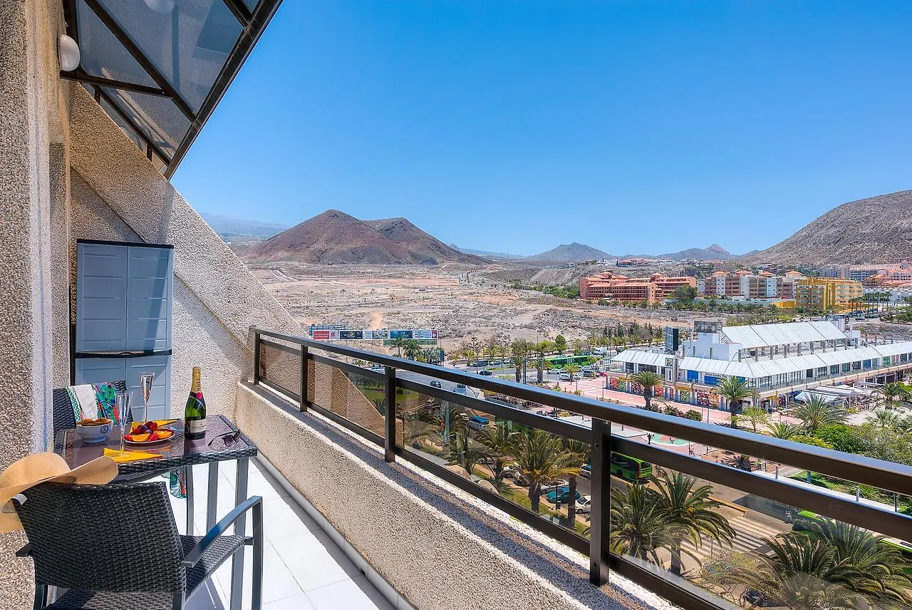 Modern Apartment Los Cristianos Center スペイン
