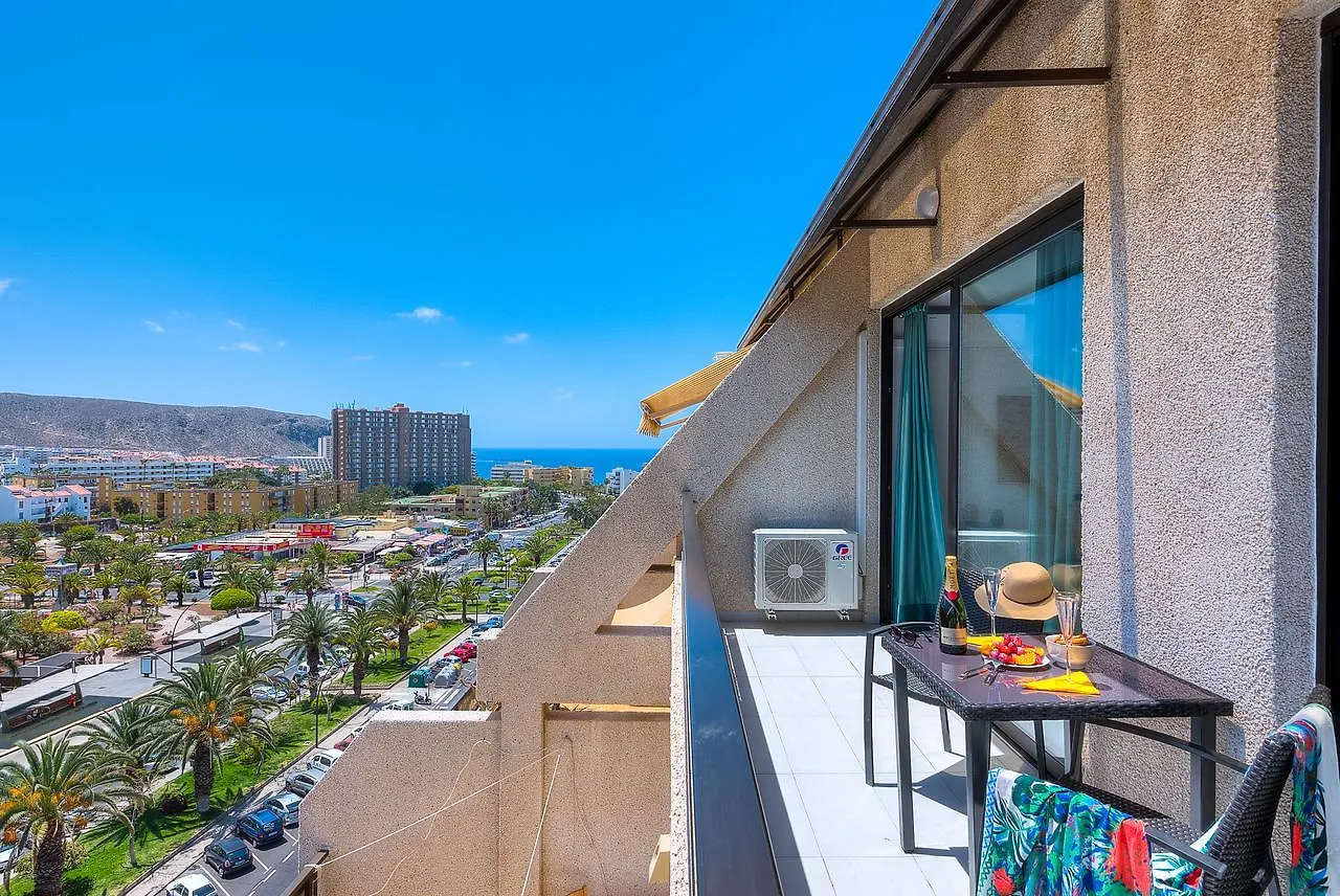 Modern Apartment Los Cristianos Center  洛斯克里斯蒂亚诺斯